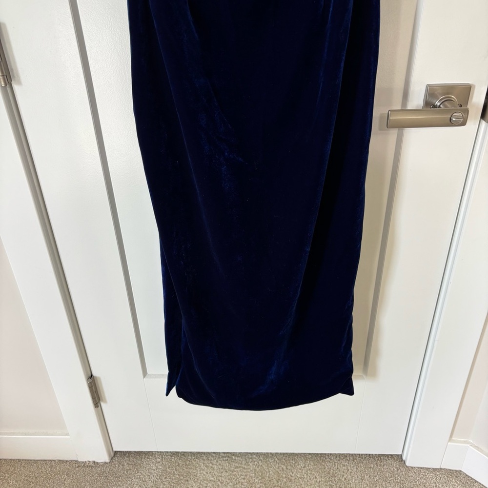 Bardot Elegant Blue Velvet Strapless Dress - Picture 3 of 6